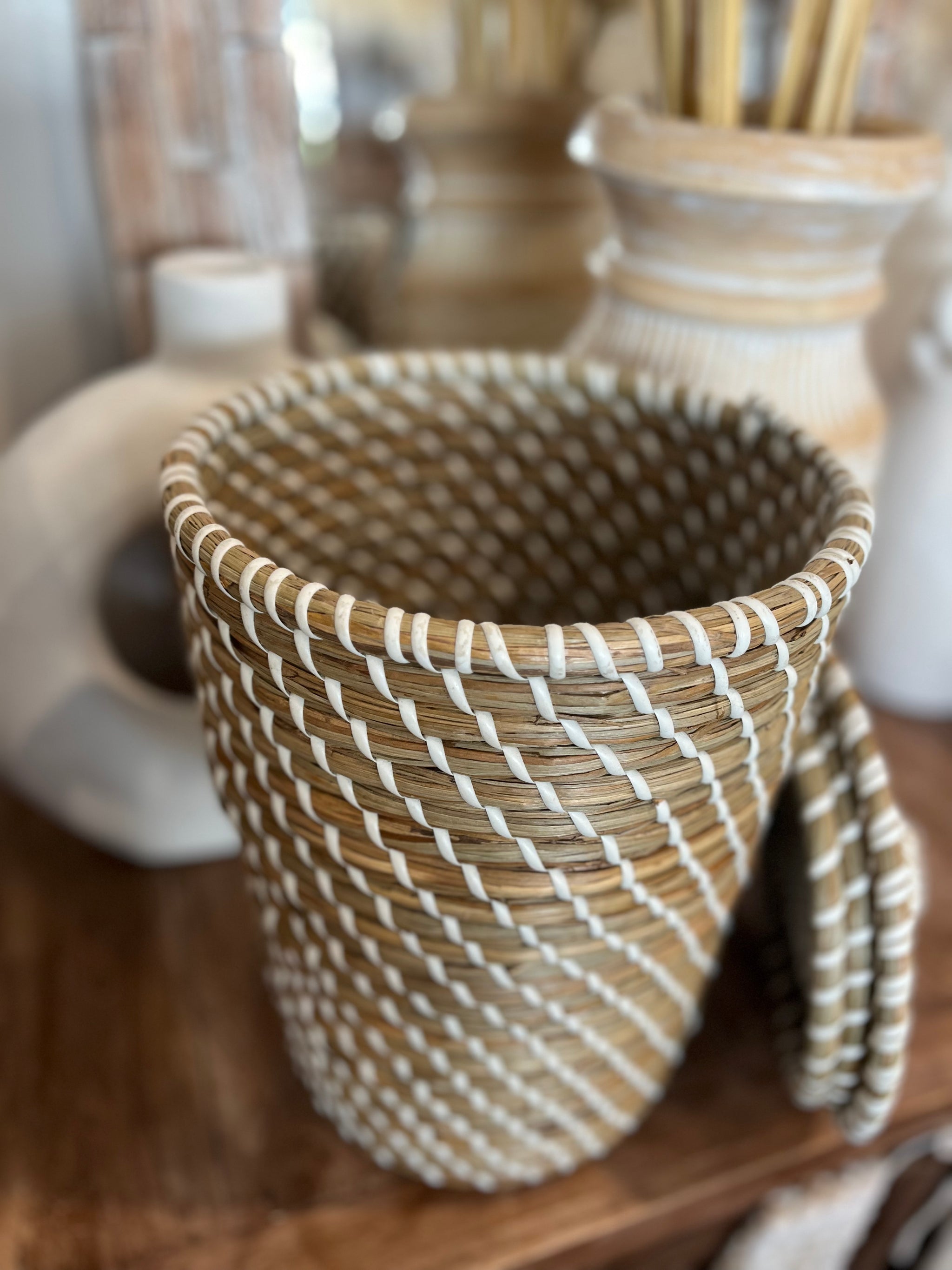 Woven basket with lid. - Bali Beach Beyond