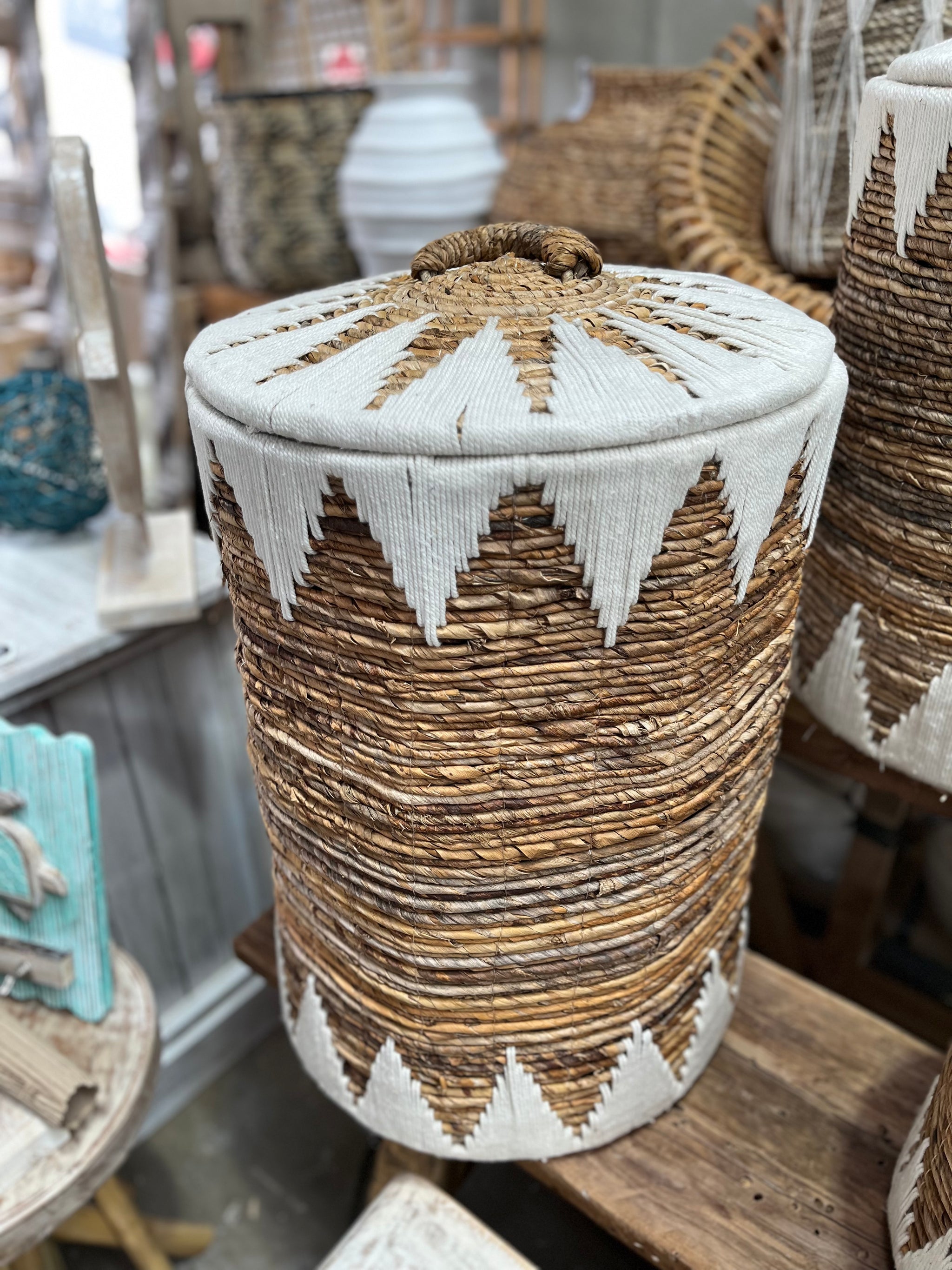 Set 3 natural / white woven baskets with lids - Bali Beach Beyond