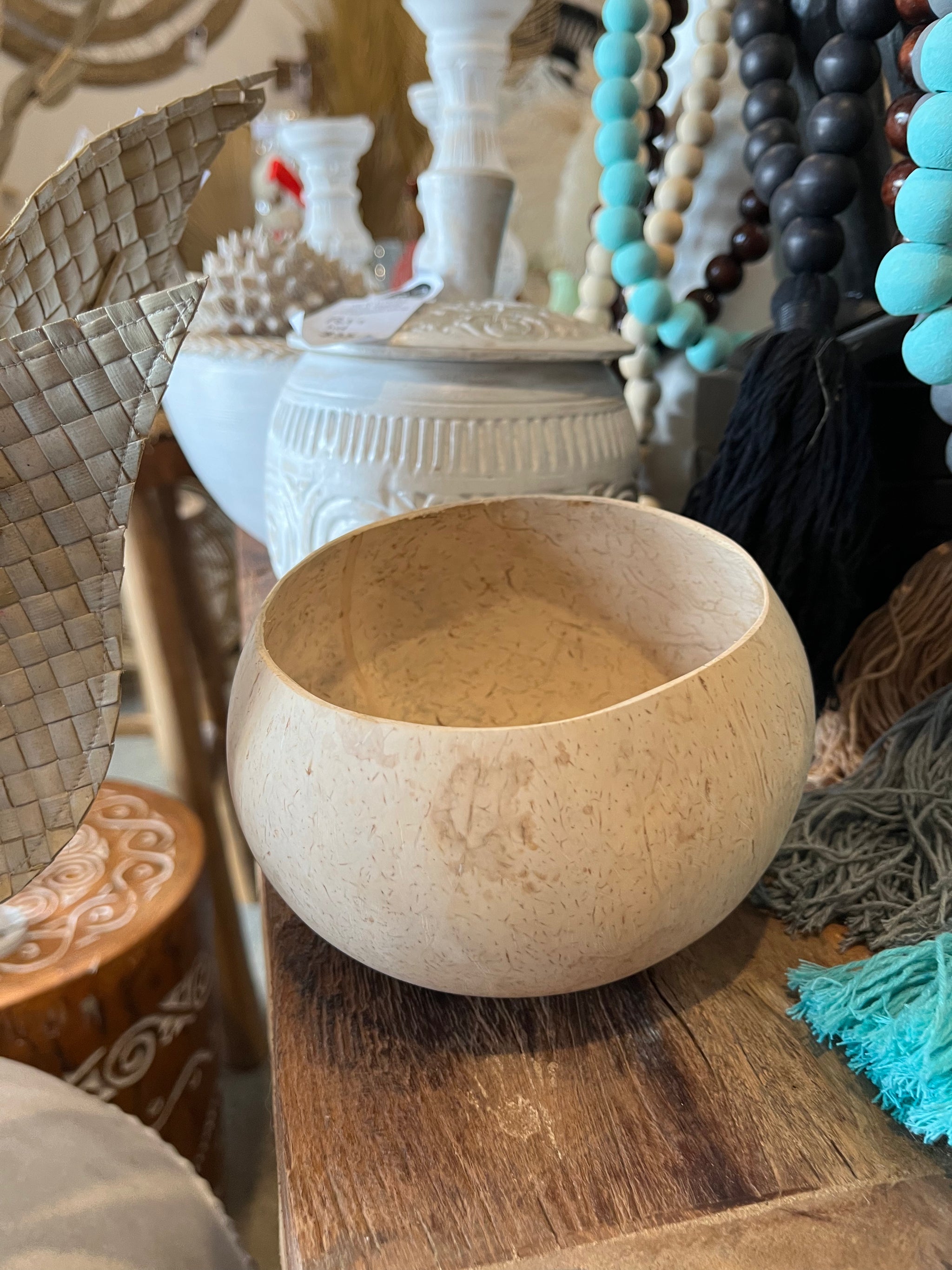 Natural light coconut bowl