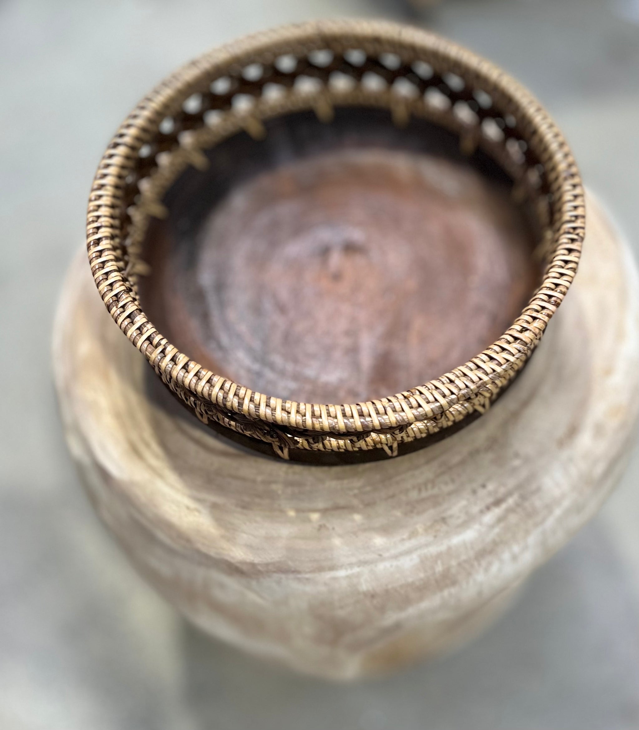 Brown bowl with decorative trim M - Bali Beach Beyond