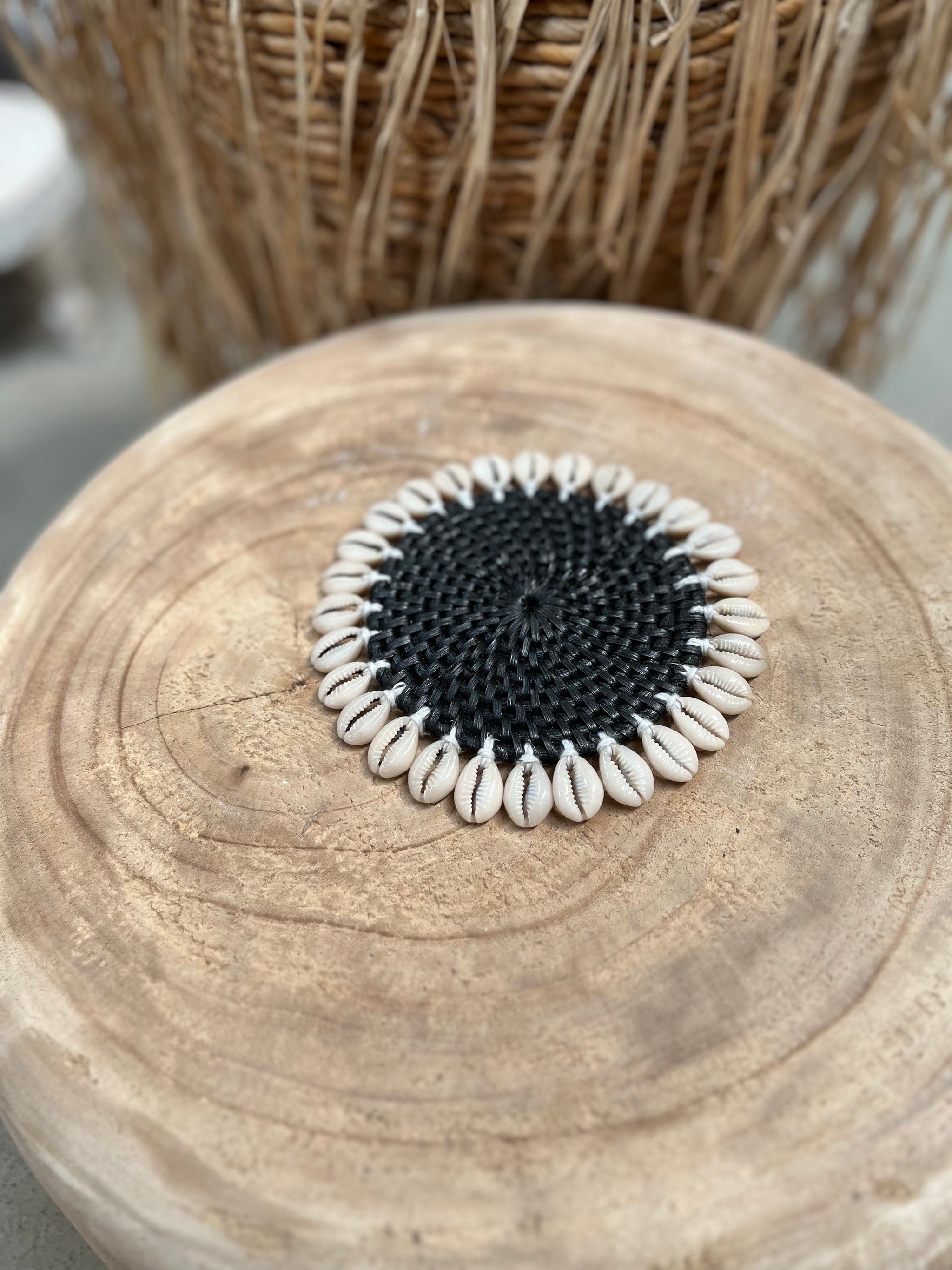 Black rattan Coaster with natural shells - Bali Beach Beyond
