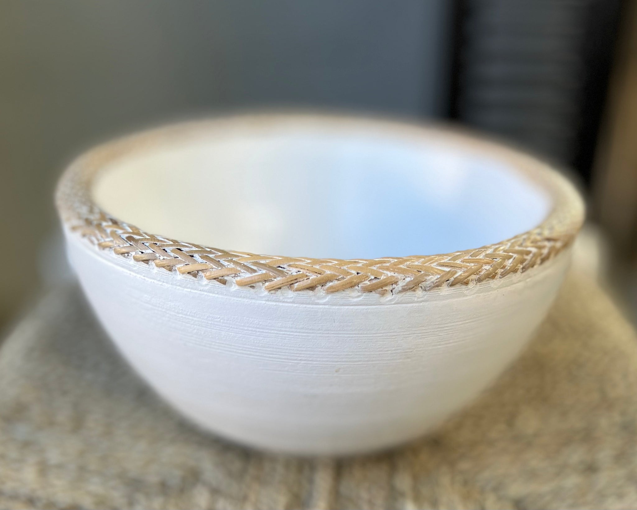 White timber bowl with decorative trim M - Bali Beach Beyond