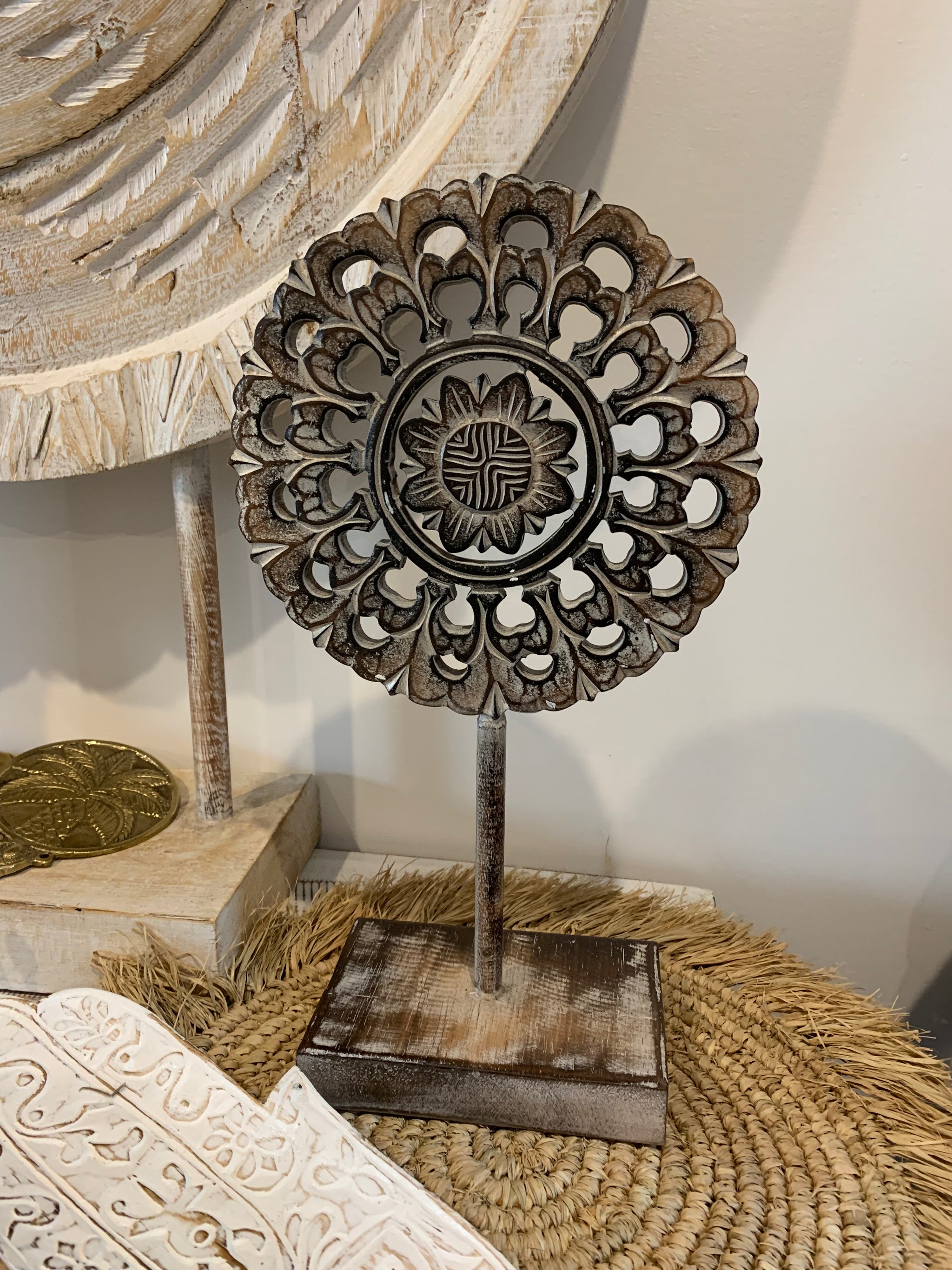 Handcarved decorative flower/ coin on stand. Brown. S - Bali Beach Beyond