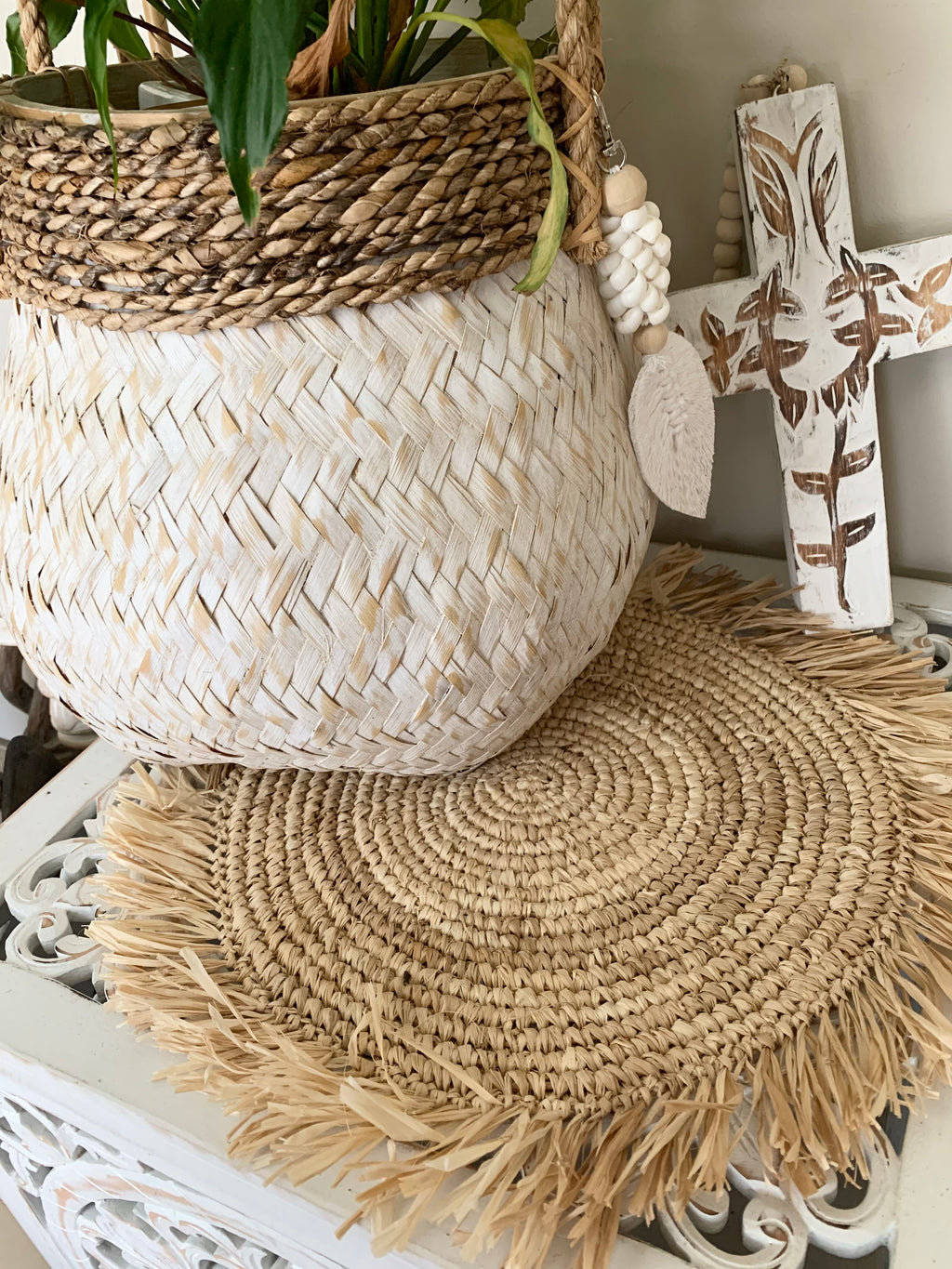 Raffia placemat with fringe. 45cm - Bali Beach Beyond