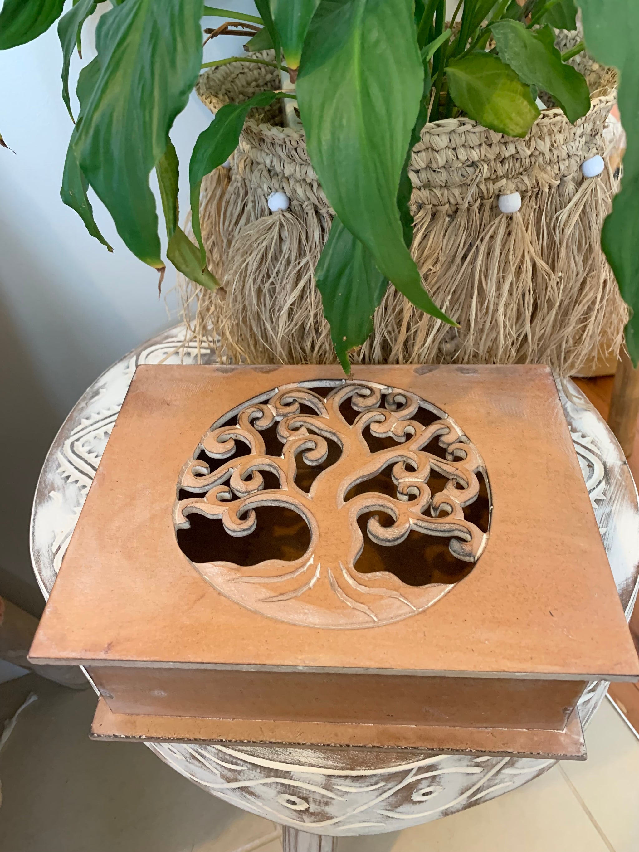 Carved tree of life brown box with hinged lid. Jewellery / storage. Large. 24cm w