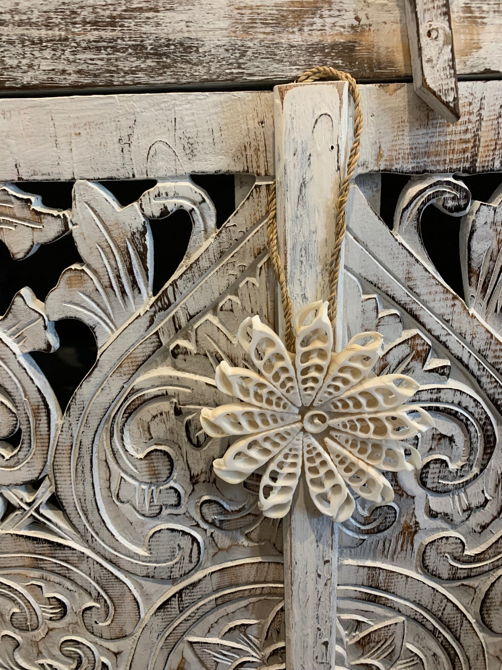 White decorative shell decoration. 12cm - Bali Beach Beyond