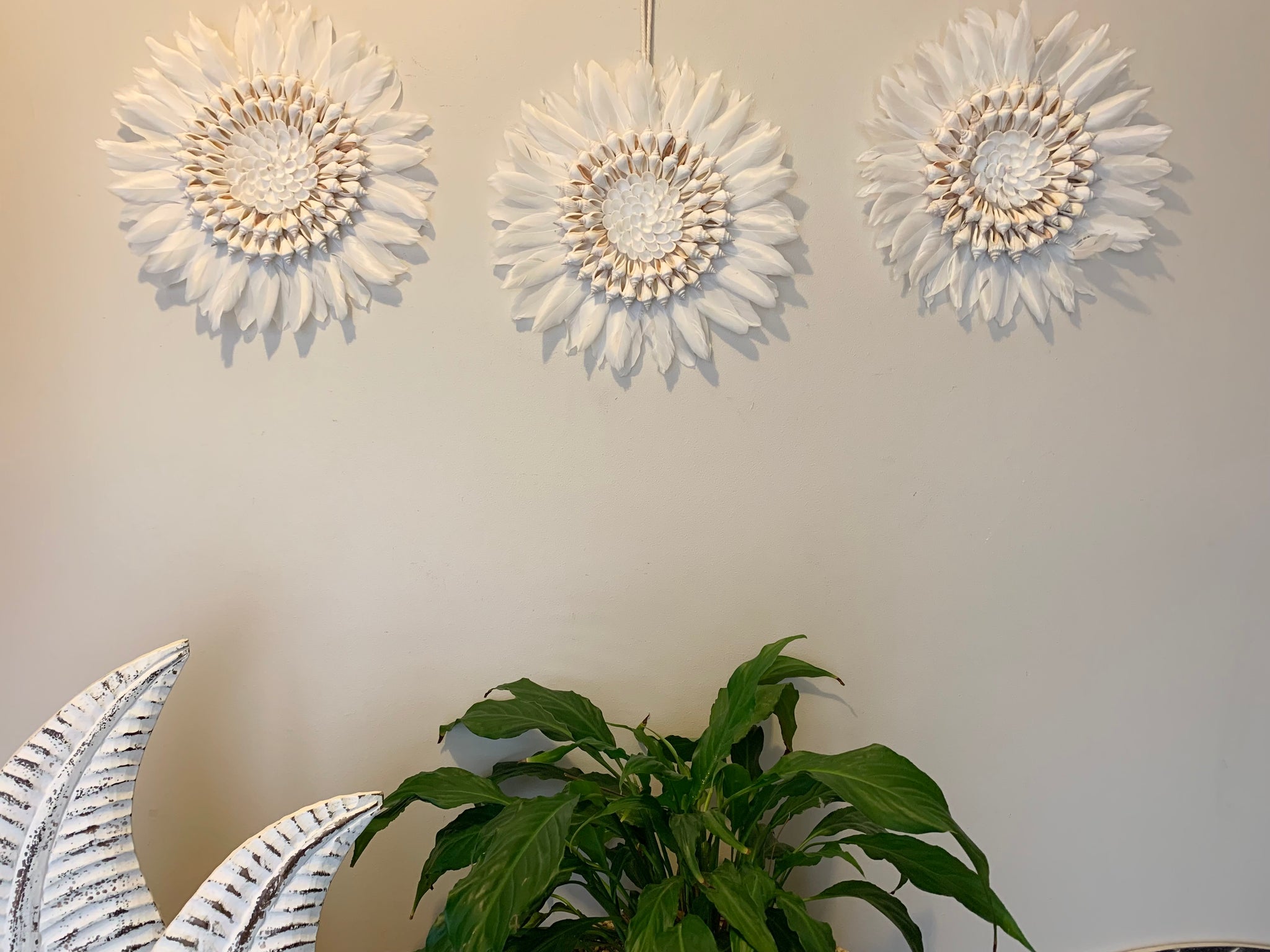 Set 3 white juju with shell. 25cm each - Bali Beach Beyond