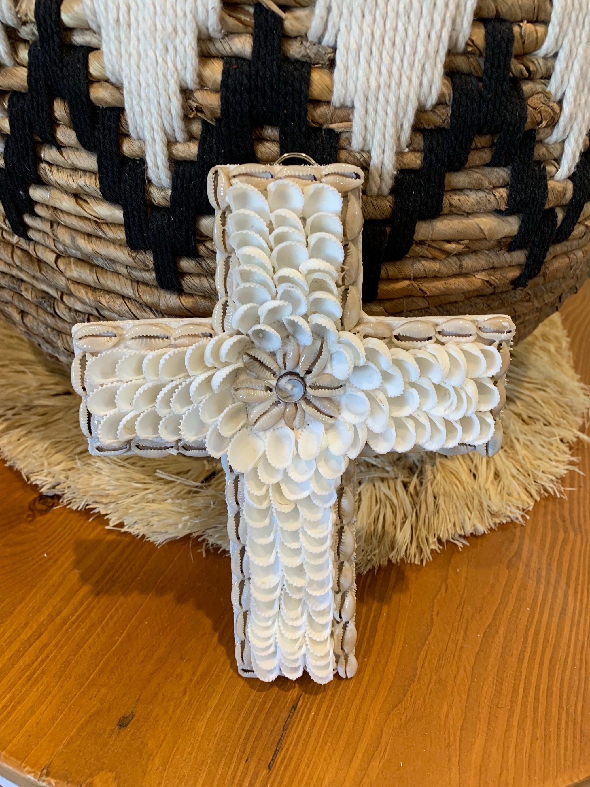 Shell cross with open shell design S - Bali Beach Beyond