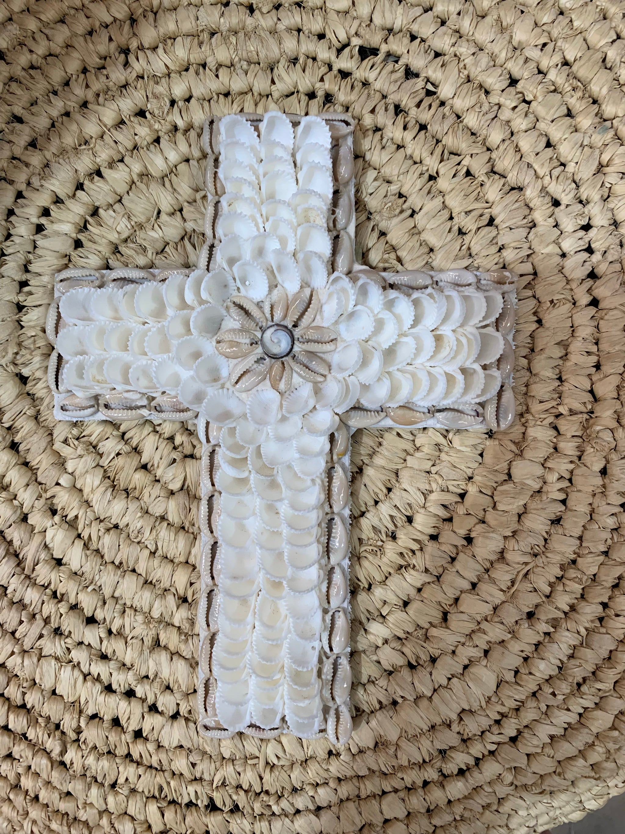 Shell cross with open shell design S - Bali Beach Beyond