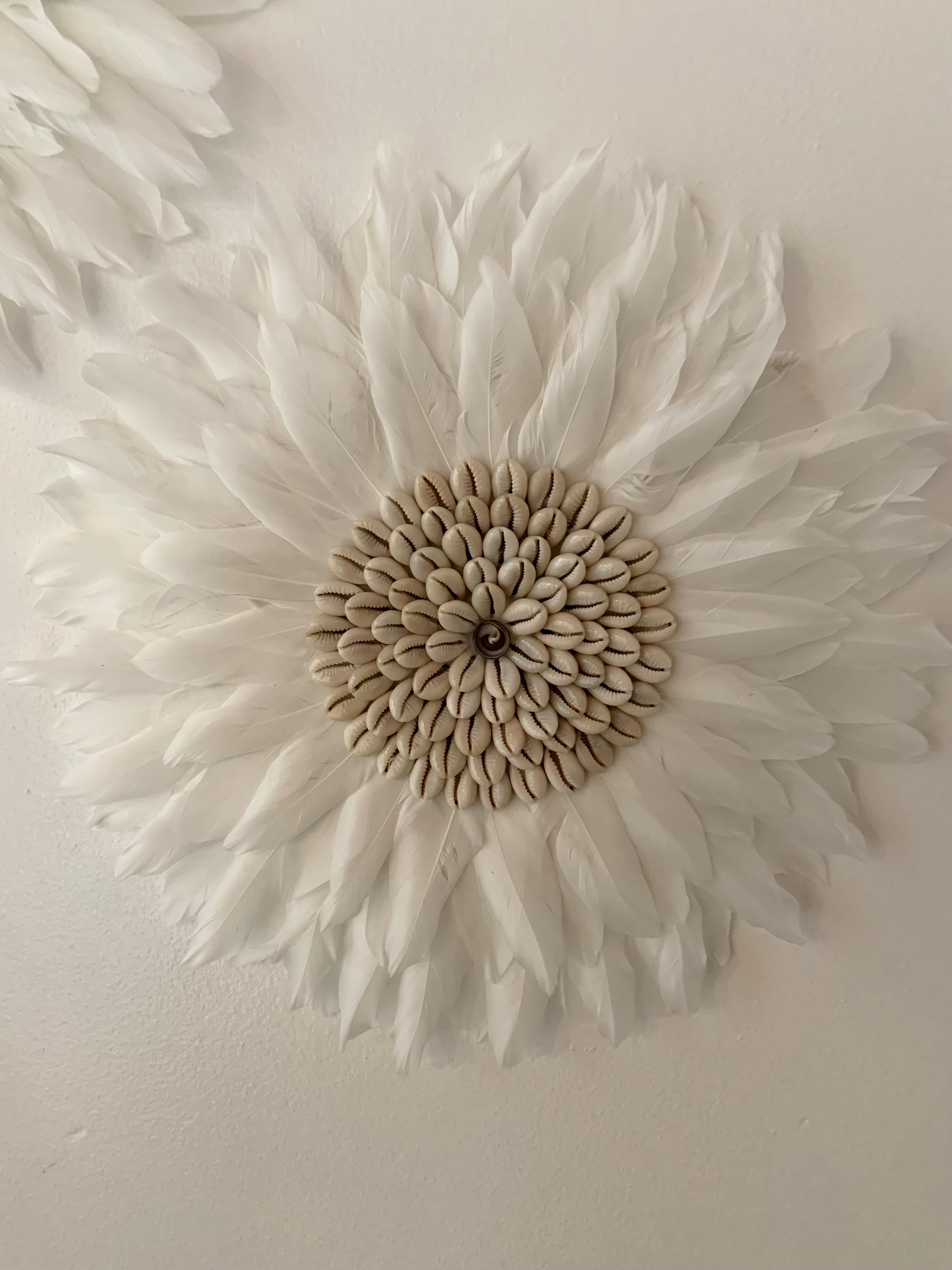 Set 3 white juju with natural shell. - Bali Beach Beyond