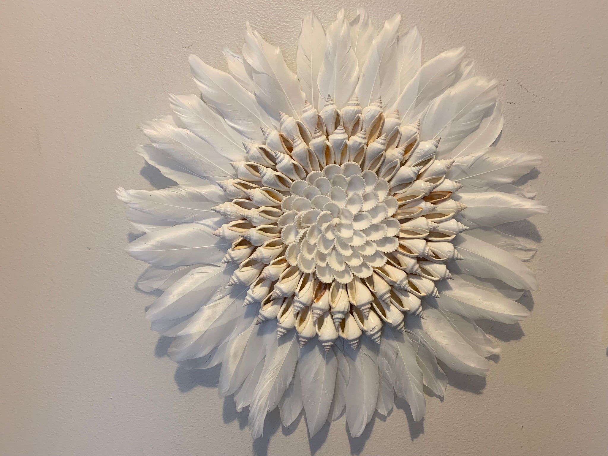 Set 3 white juju with shell. 25cm each - Bali Beach Beyond