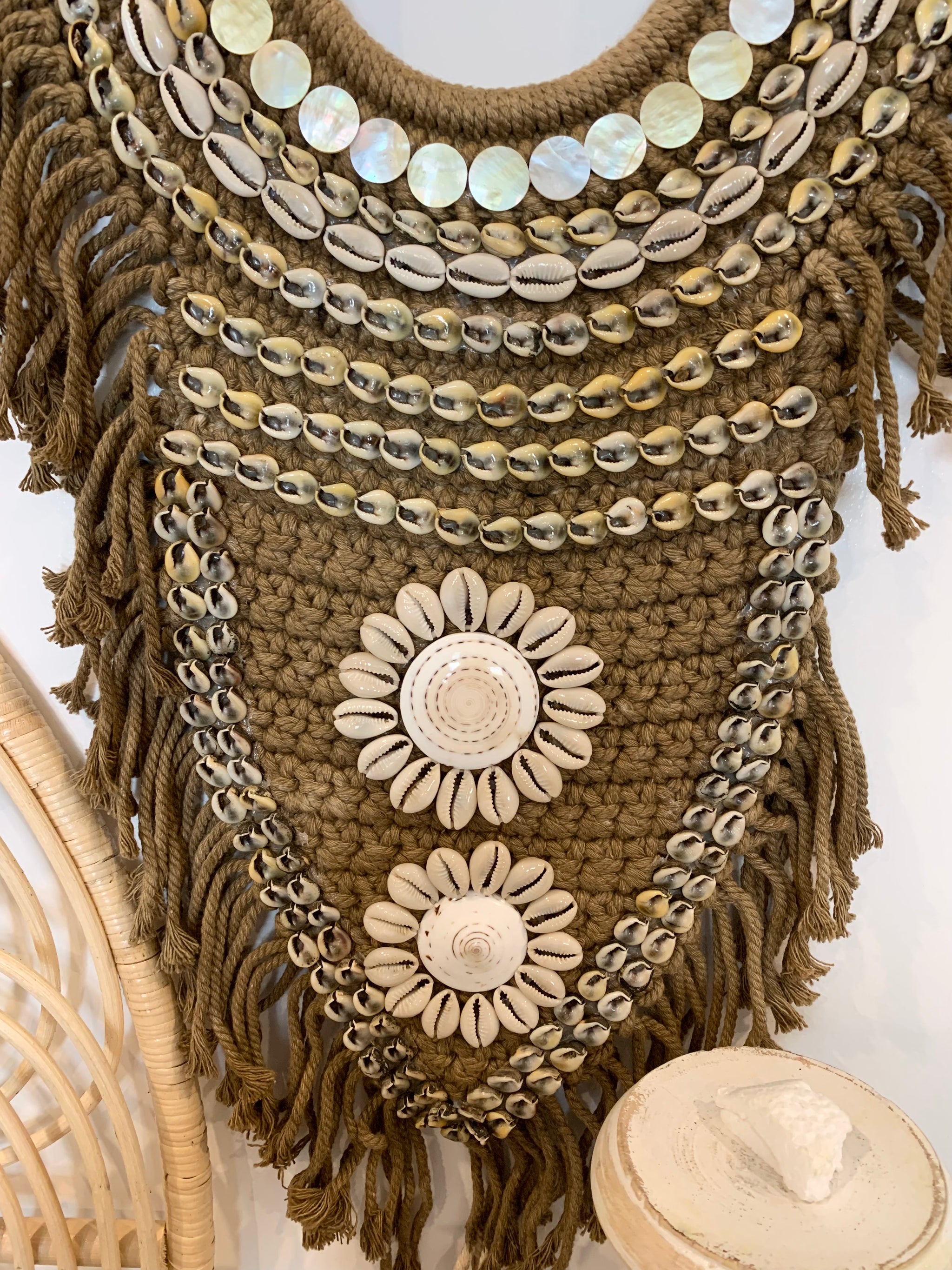 Wall hanging / decorative hanging with shells - Bali Beach Beyond