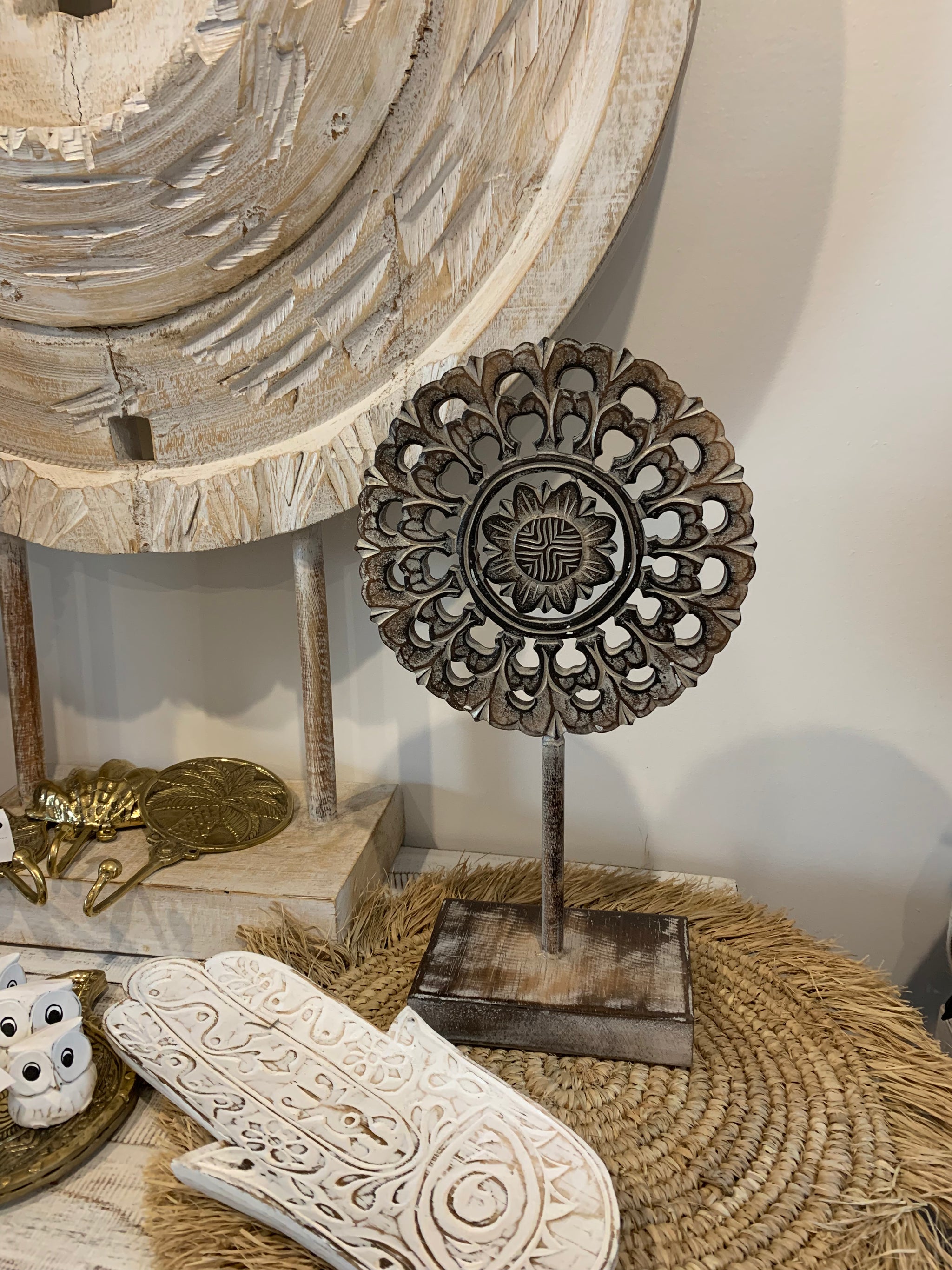 Handcarved decorative flower/ coin on stand. Brown. S - Bali Beach Beyond