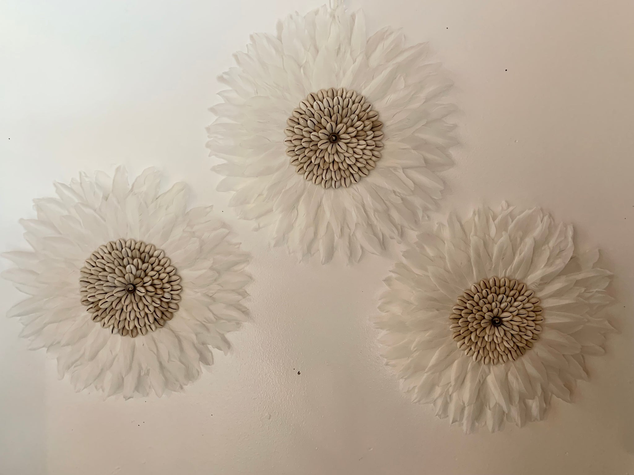 Set 3 white juju with natural shell. - Bali Beach Beyond