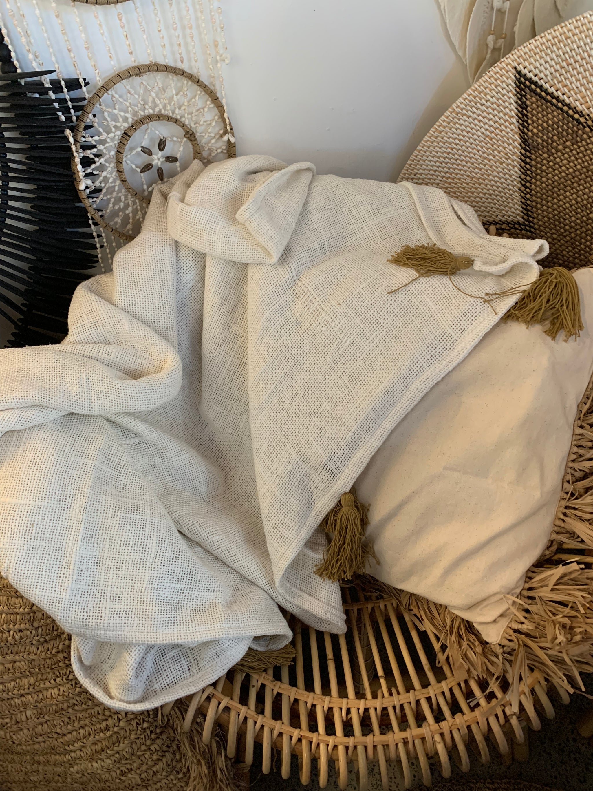 Natural throw with brown tassels - Bali Beach Beyond