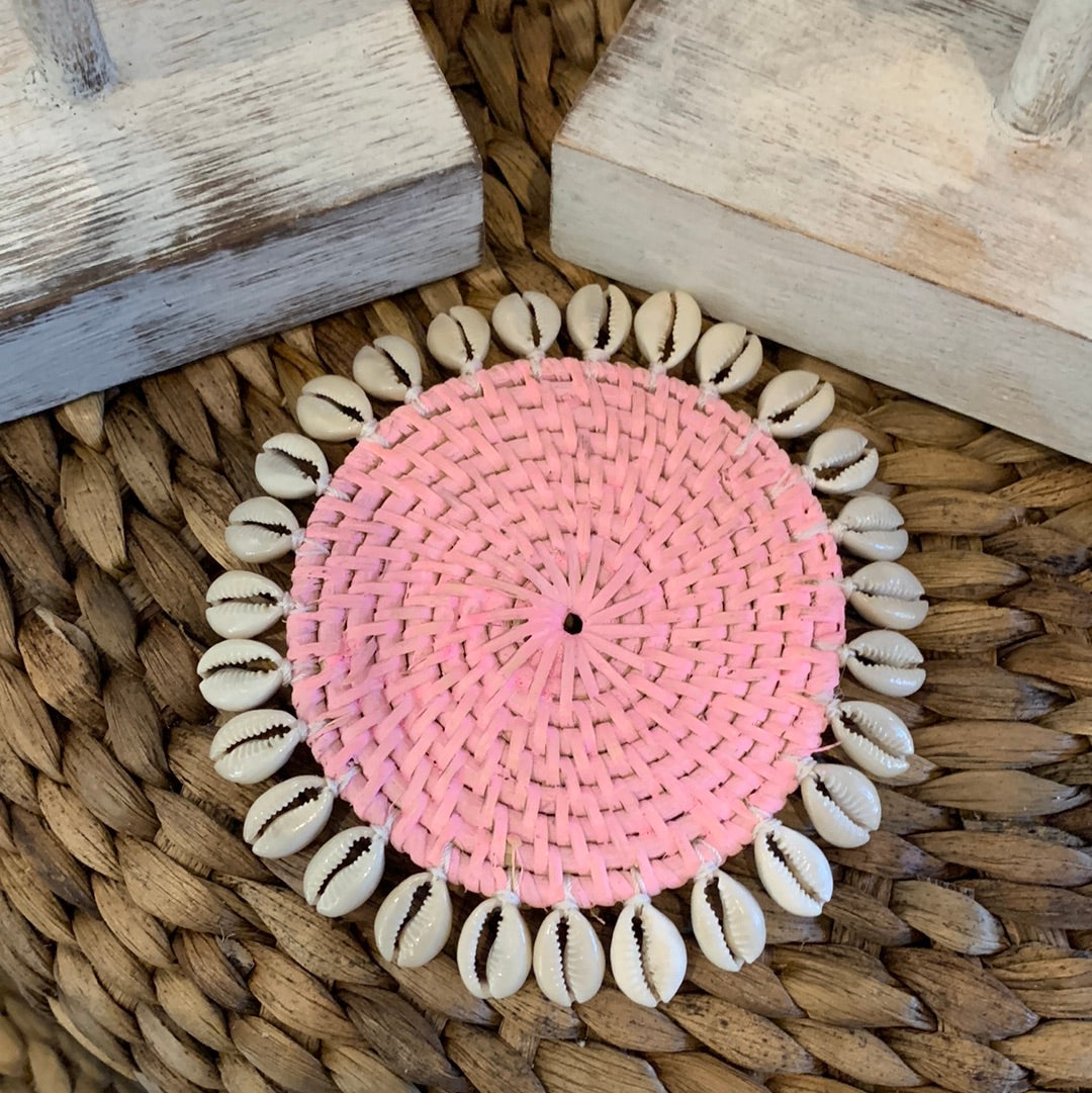 Pink rattan Coaster with natural shells - Bali Beach Beyond