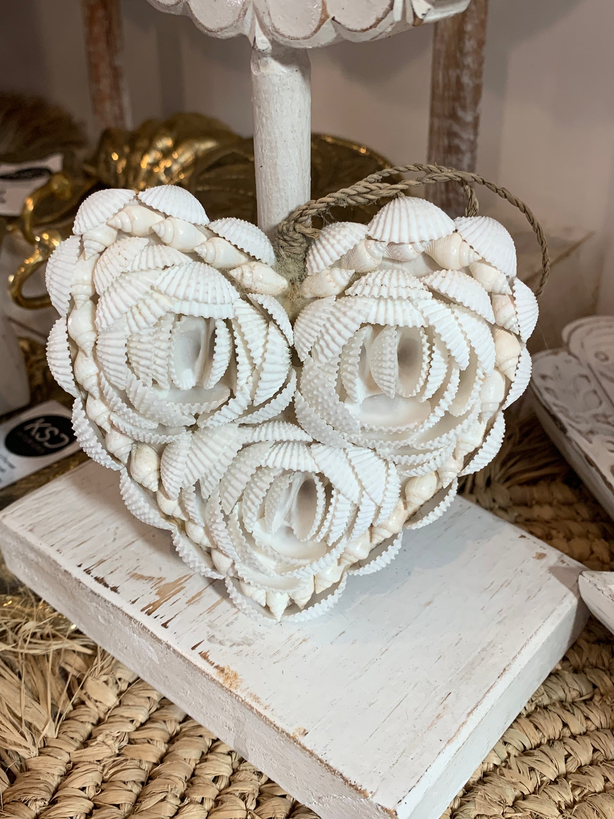 Shell heart with white shells 11cm S - Bali Beach Beyond