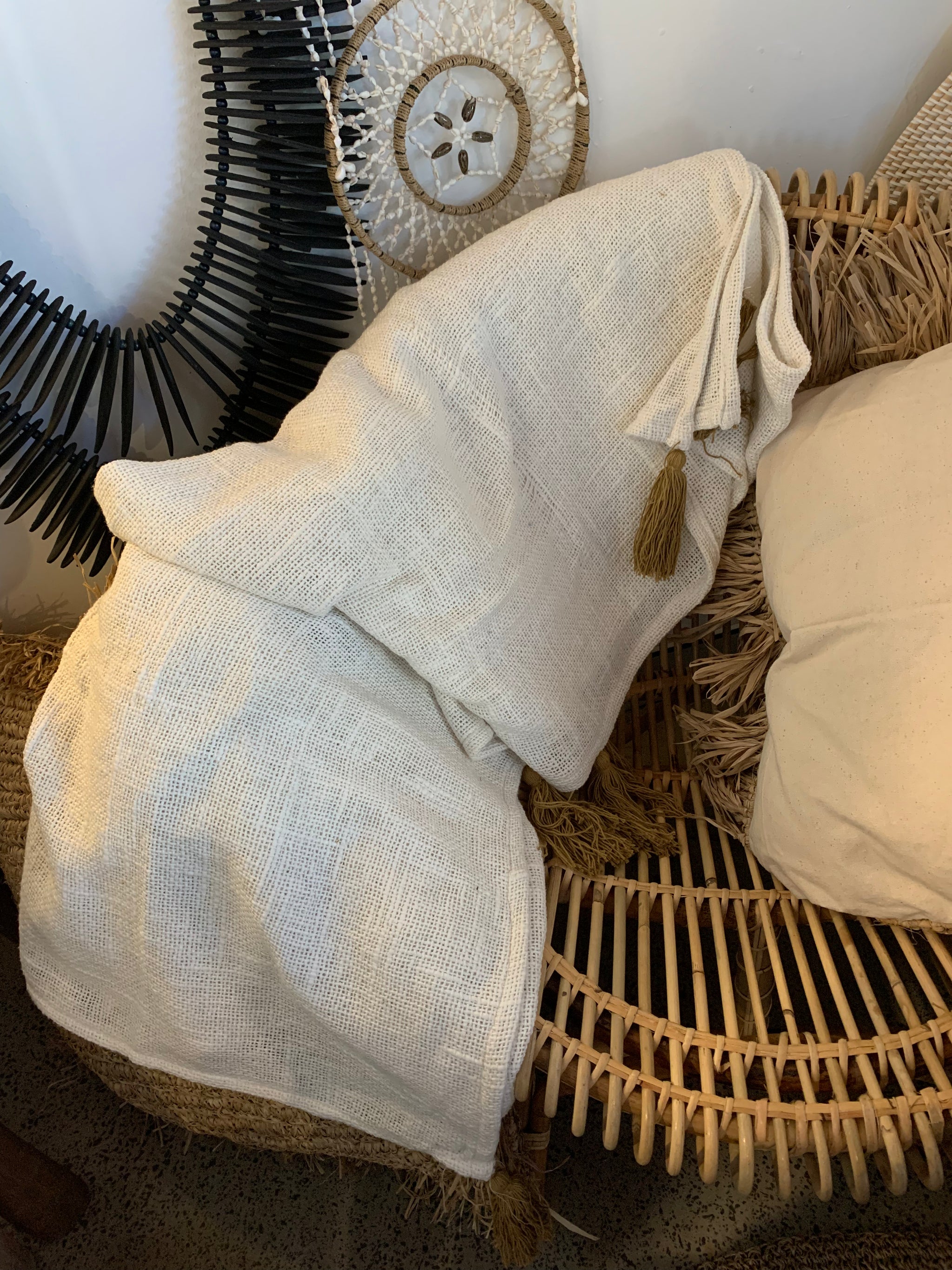 Natural throw with brown tassels - Bali Beach Beyond