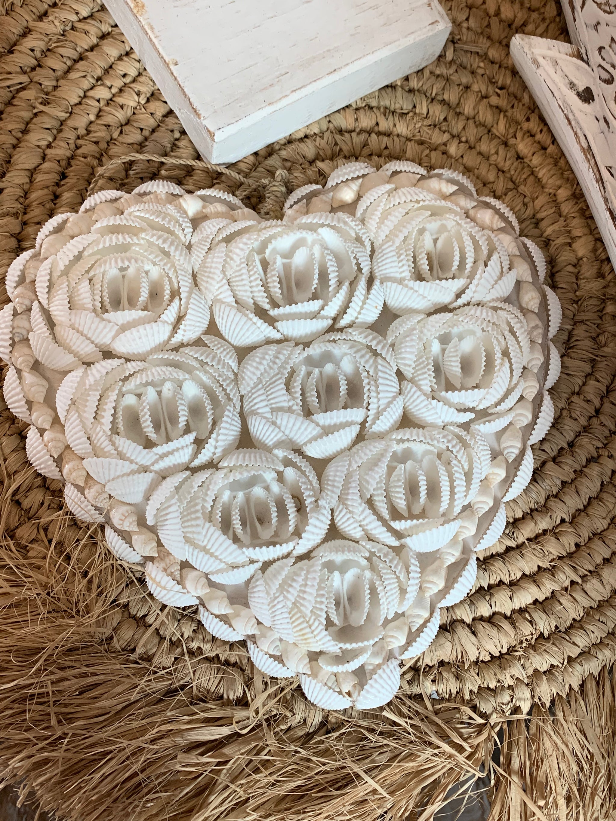 Shell heart with white shells 18cm L - Bali Beach Beyond