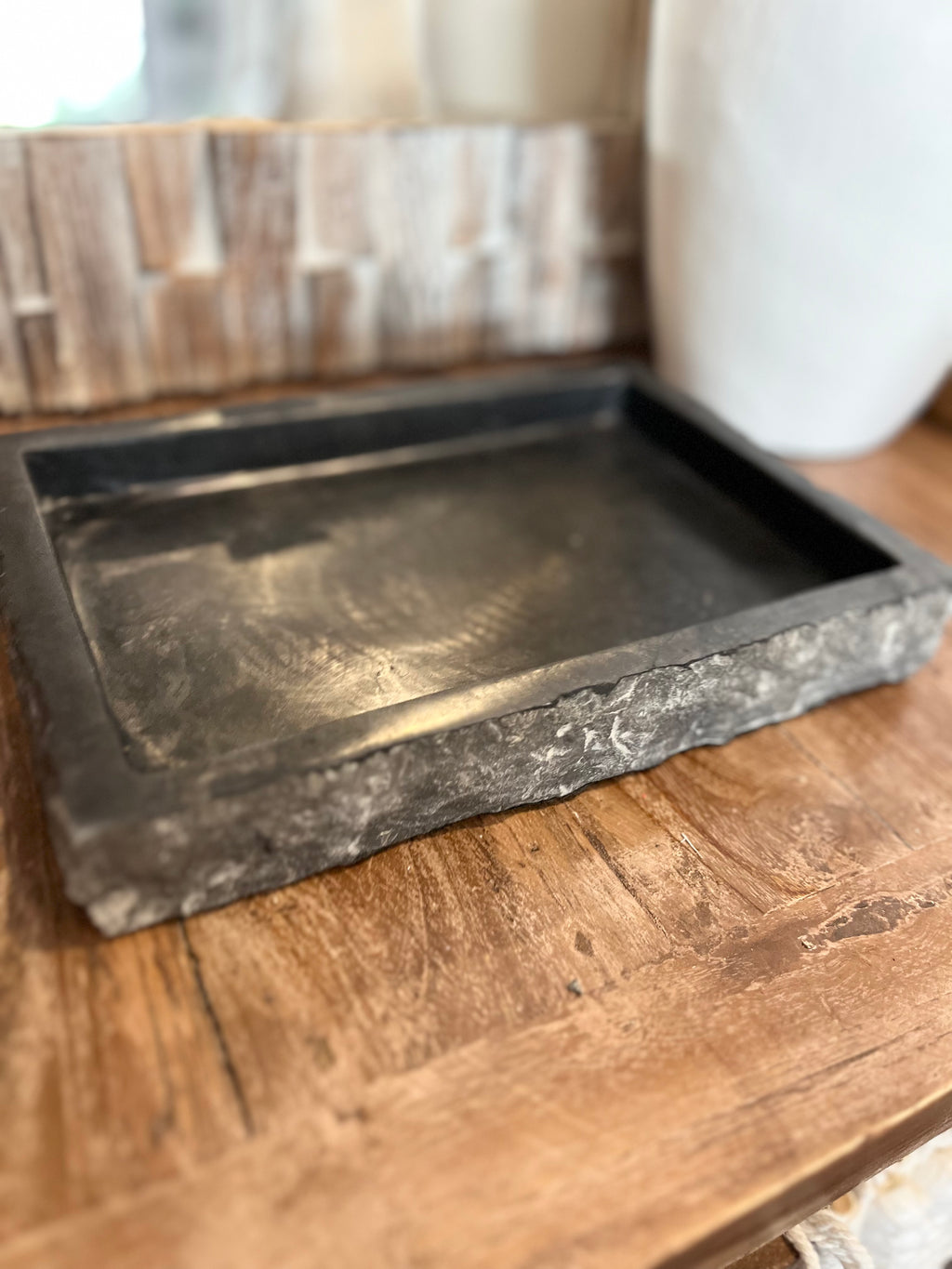Marble tray with natural edge. Black - Bali Beach Beyond