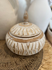 Large container with lid. Carved pattern 2 white wash