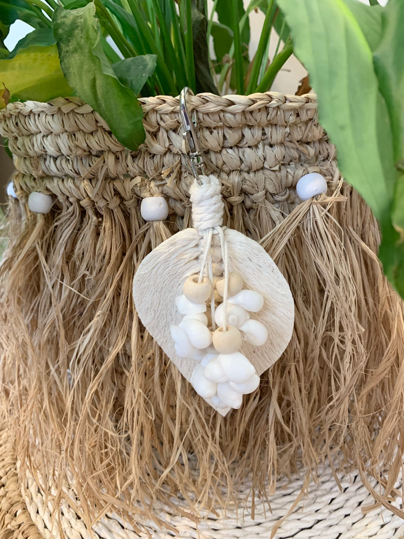 Macrame leaf, shell and natural bead keyring