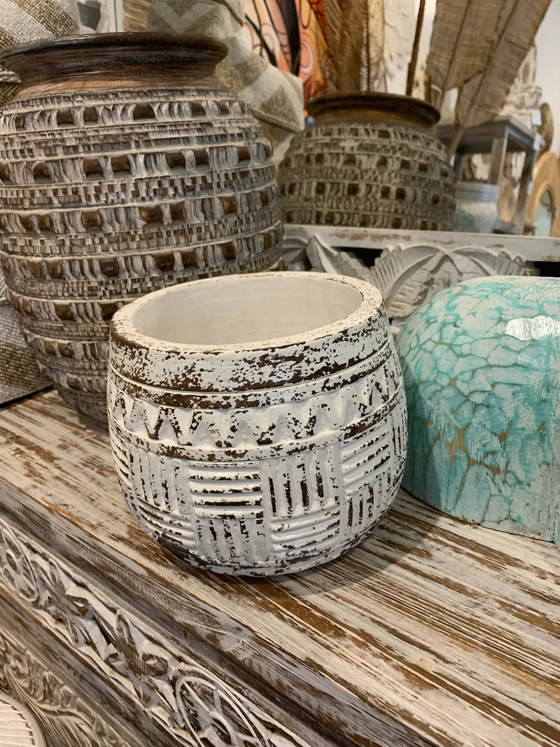 Rustic white decorative pot. L