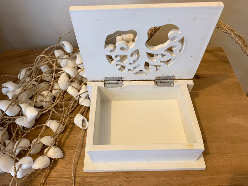 Carved tree of life white box with hinged lid. Jewellery / storage. 15cm w