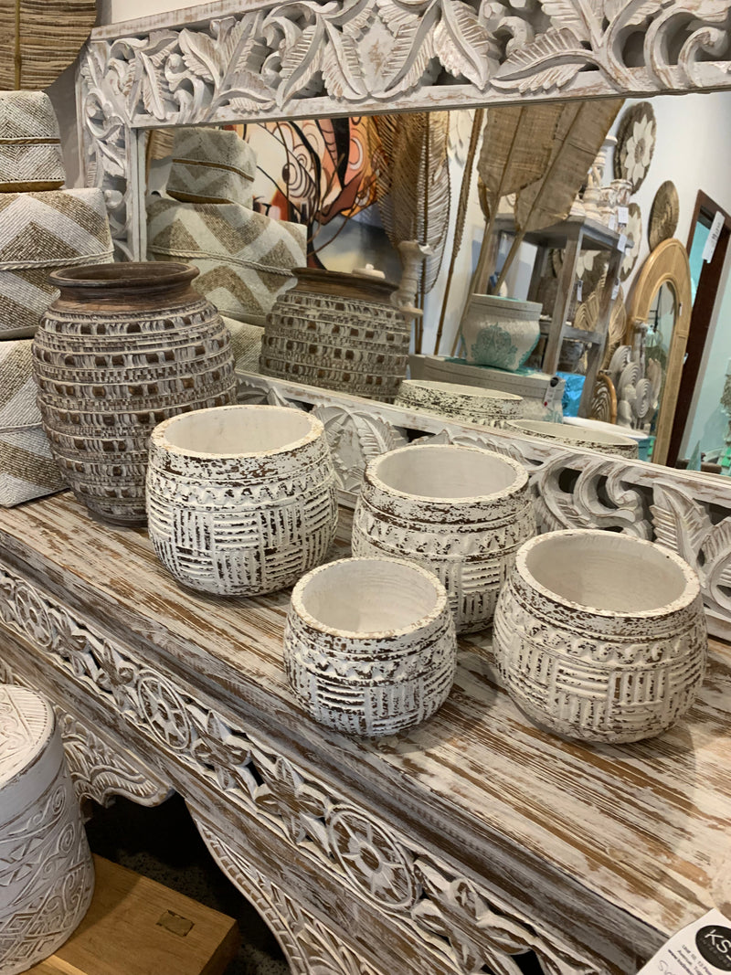 Set of 4 Rustic white decorative pots