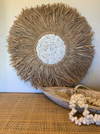 Raffia and shell wall hanging / juju