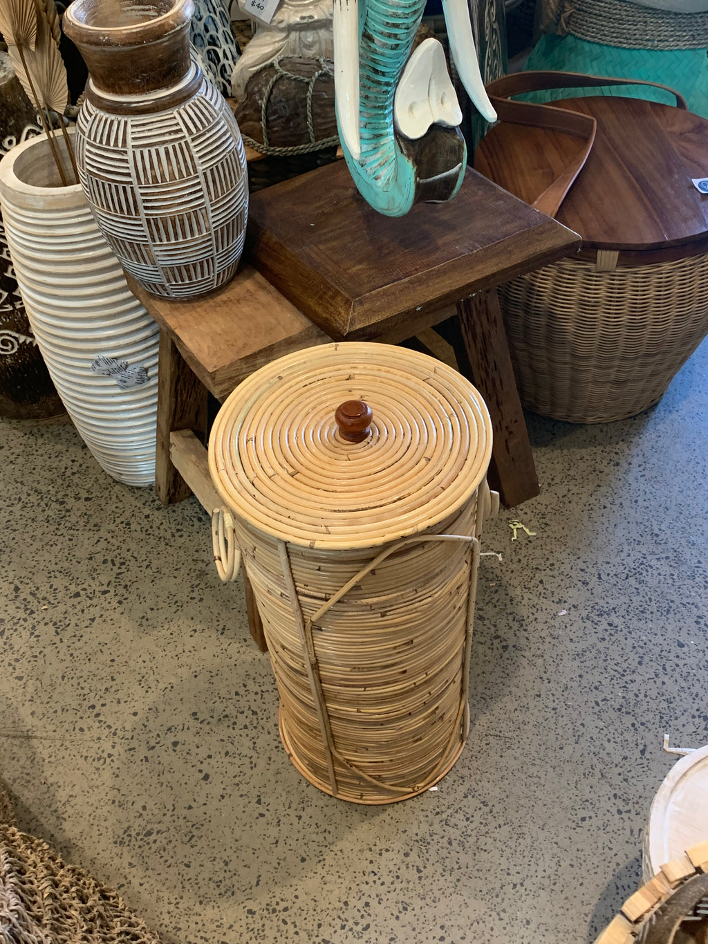 Rattan basket / toilet paper holder - Bali Beach Beyond
