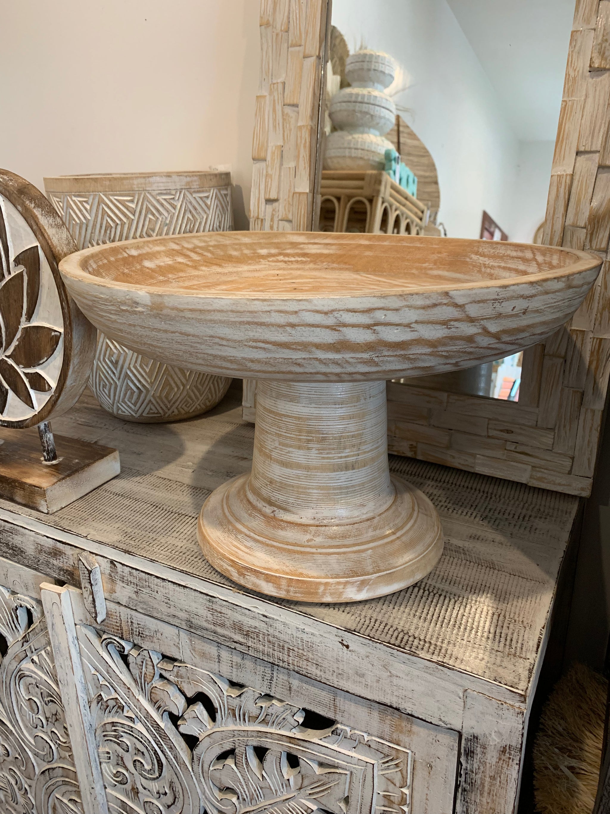 Timber pedestal. 39cm. Natural