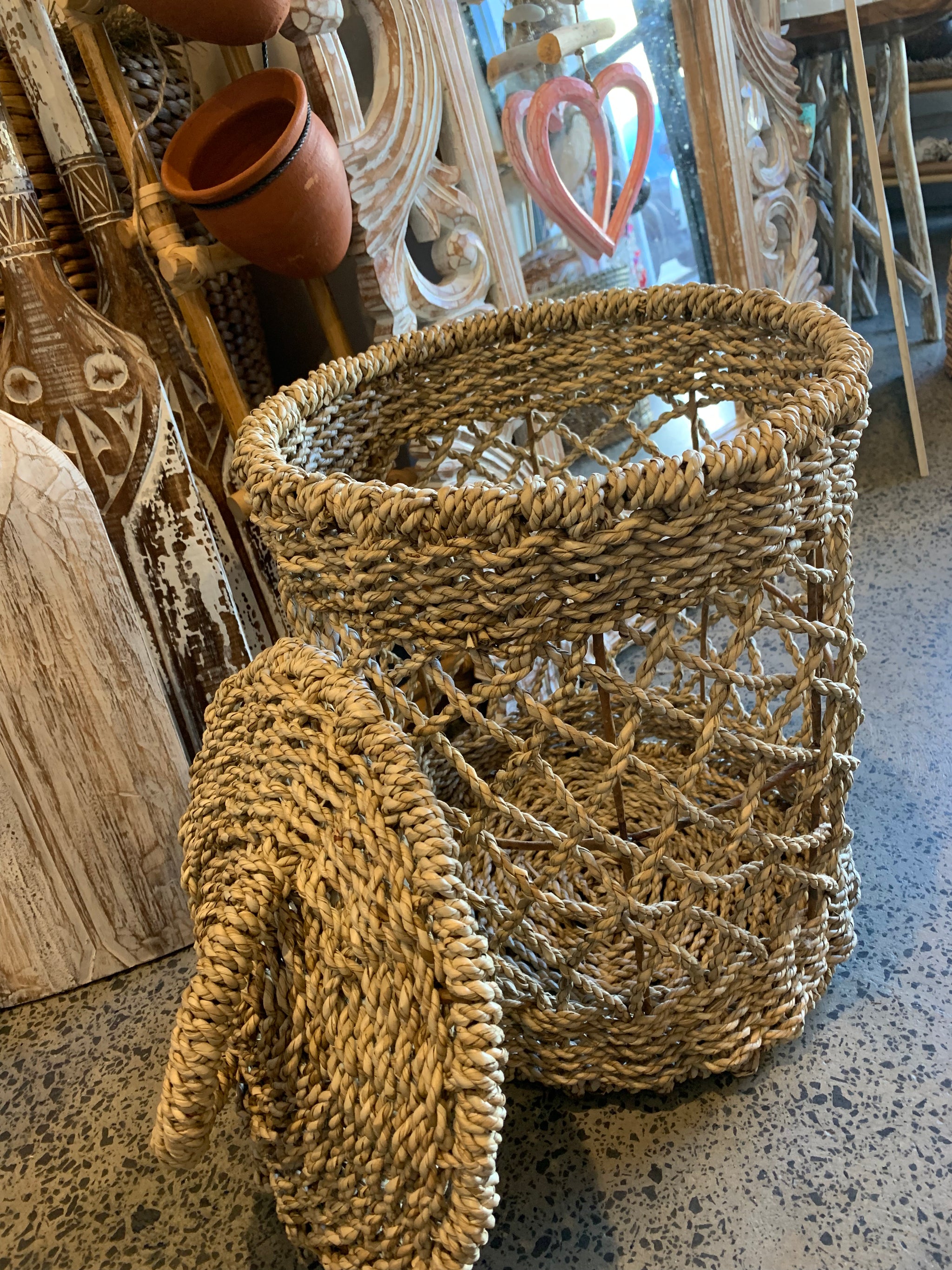 Open weave basket natural M