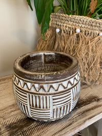 Brown decorative pot. M