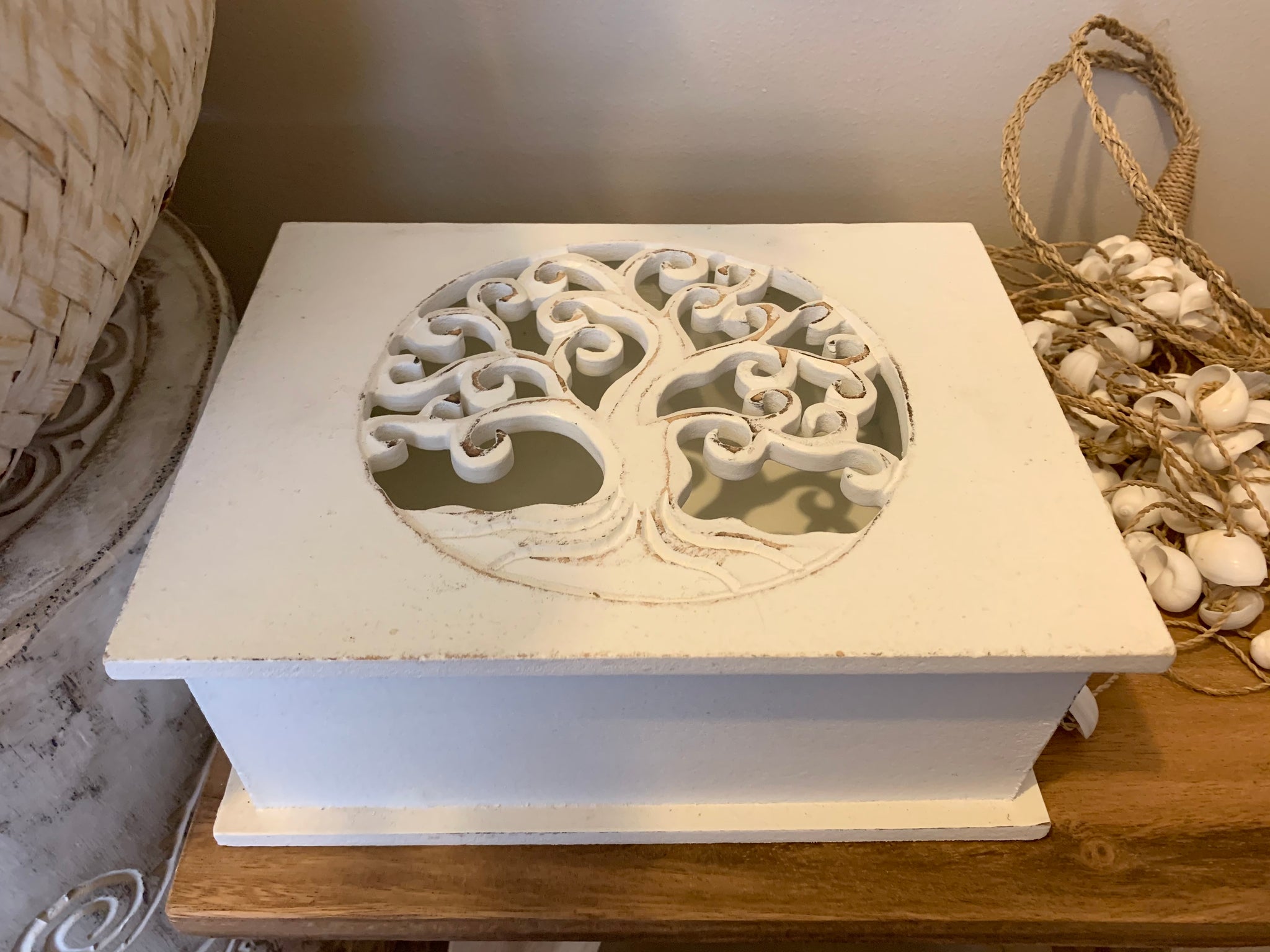 Carved tree of life white box with hinged lid.  Jewellery / storage. Large. 24cm w